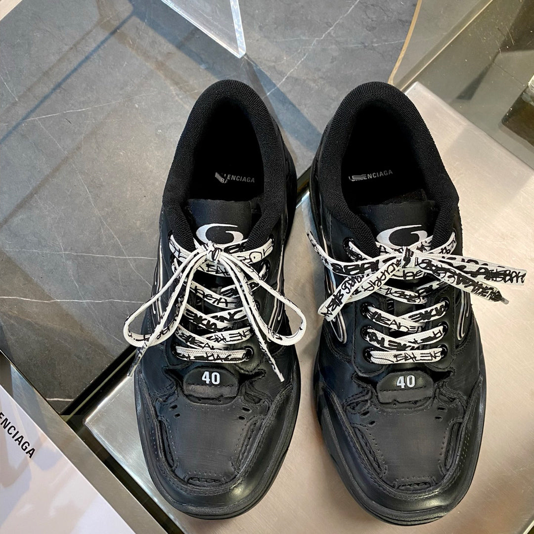 2025 Distressed Vintage Shoe