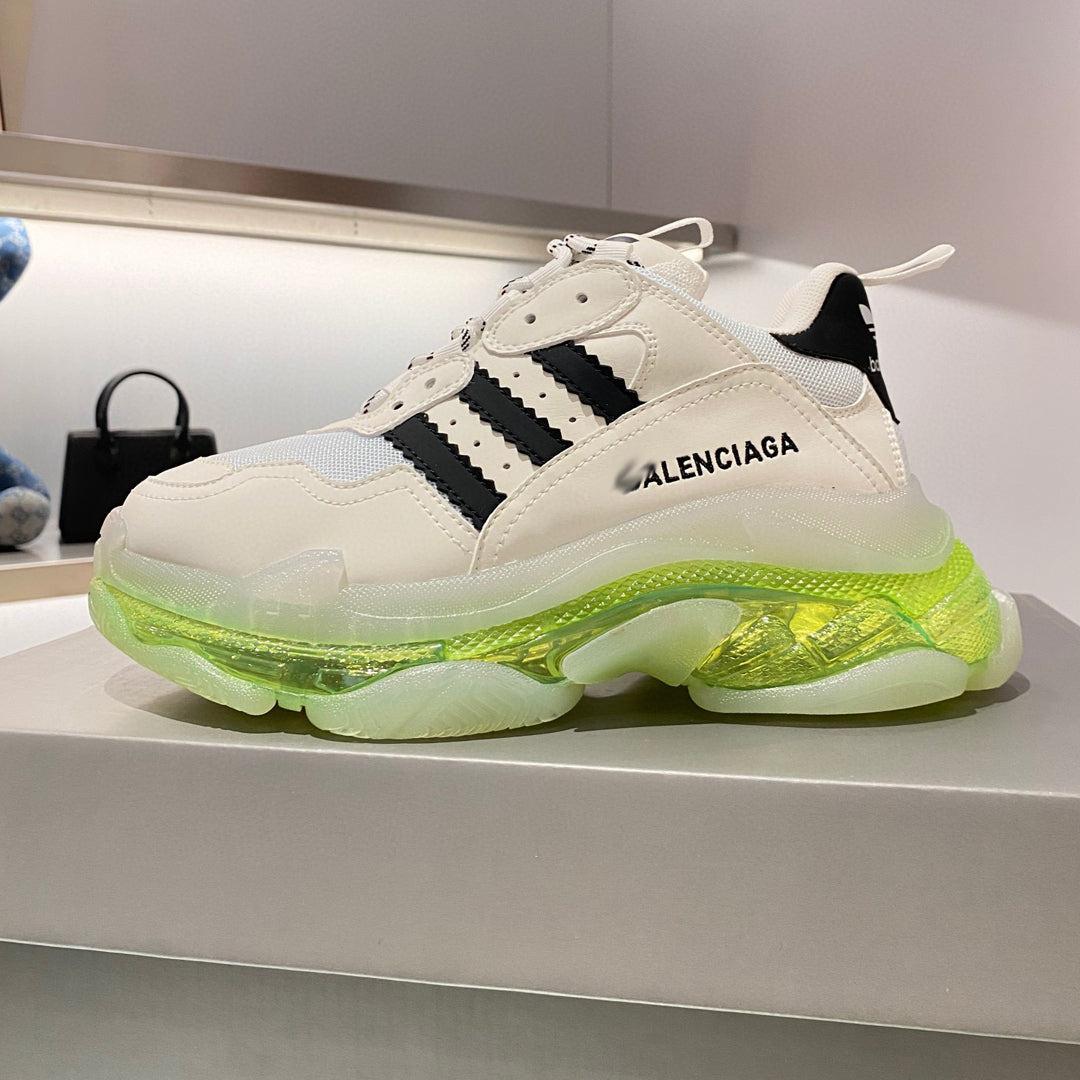 Collaboration Couple's Style Shoe