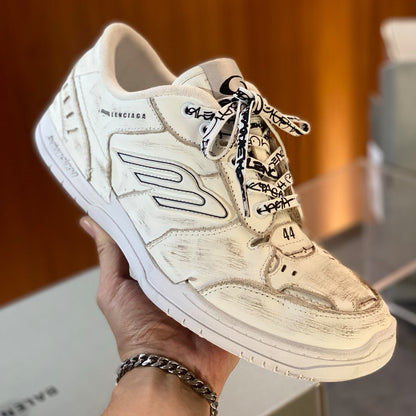 2025 Distressed Vintage Shoe